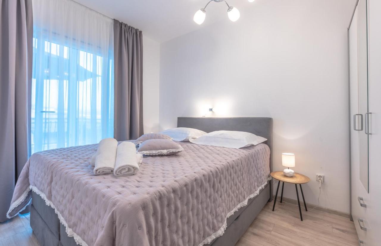 Holiday Home Insulam Mare Трогир Екстериор снимка