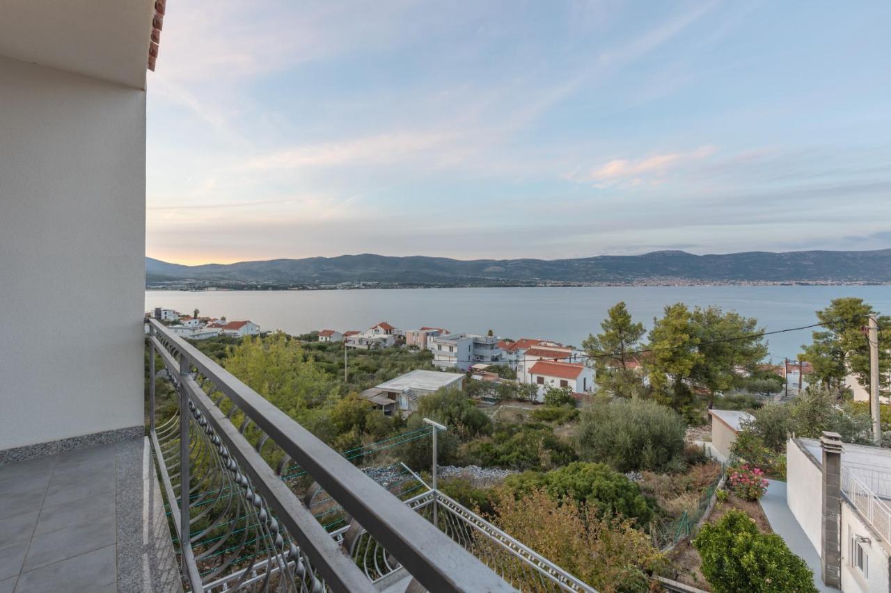 Holiday Home Insulam Mare Трогир Екстериор снимка