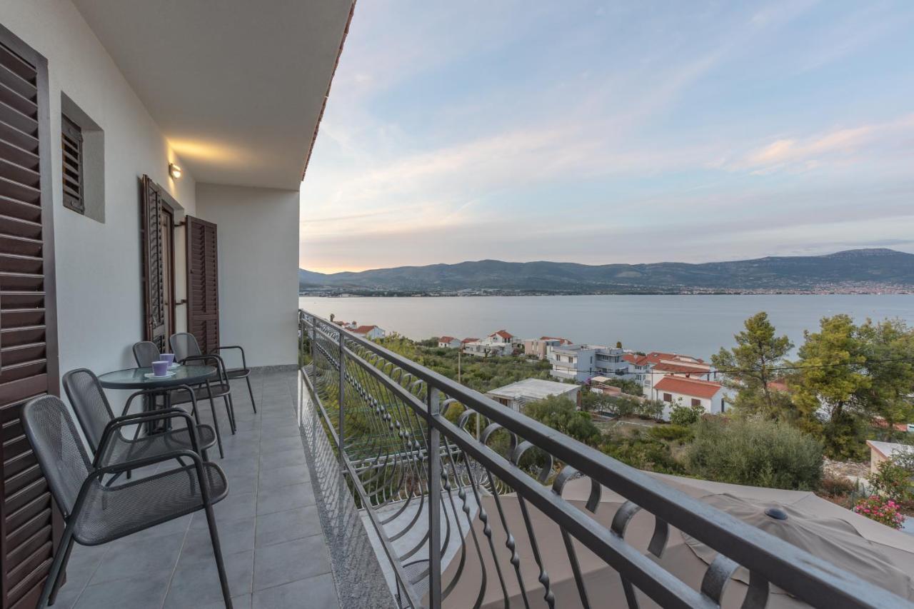 Holiday Home Insulam Mare Трогир Екстериор снимка