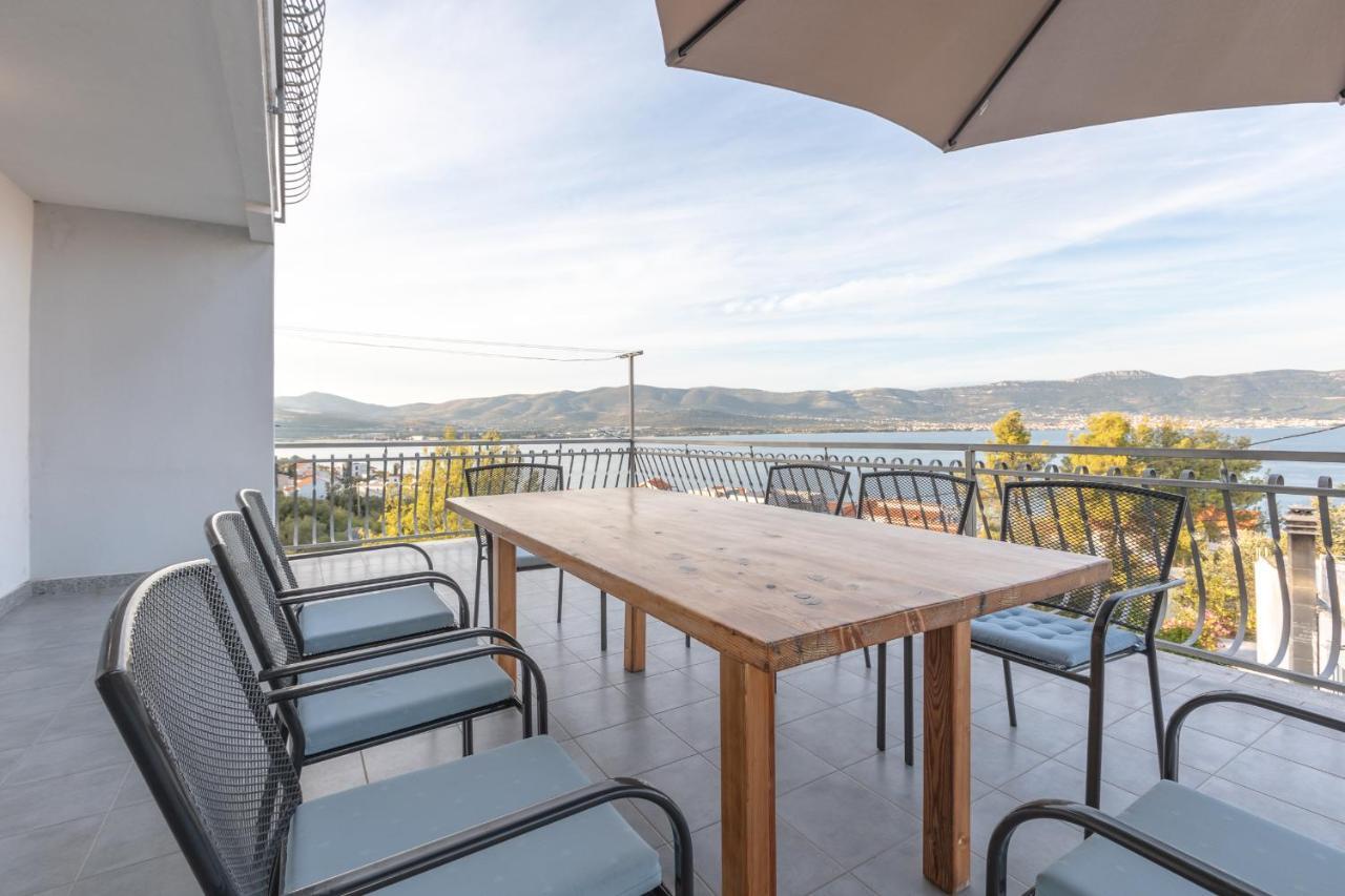 Holiday Home Insulam Mare Трогир Екстериор снимка