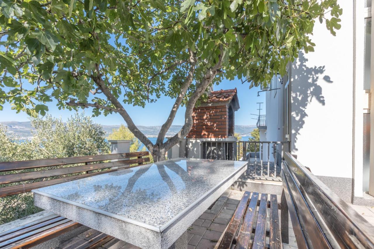 Holiday Home Insulam Mare Трогир Екстериор снимка