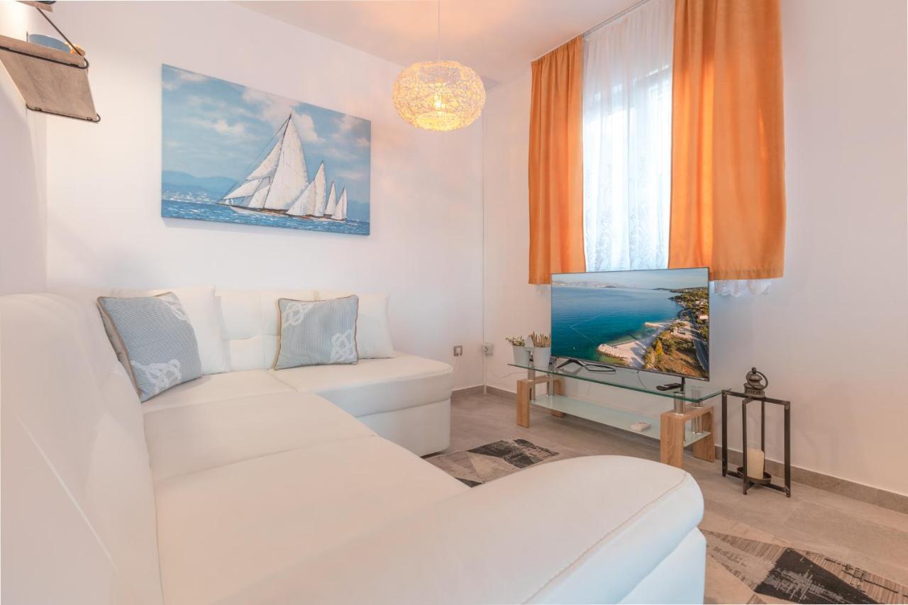 Holiday Home Insulam Mare Трогир Екстериор снимка