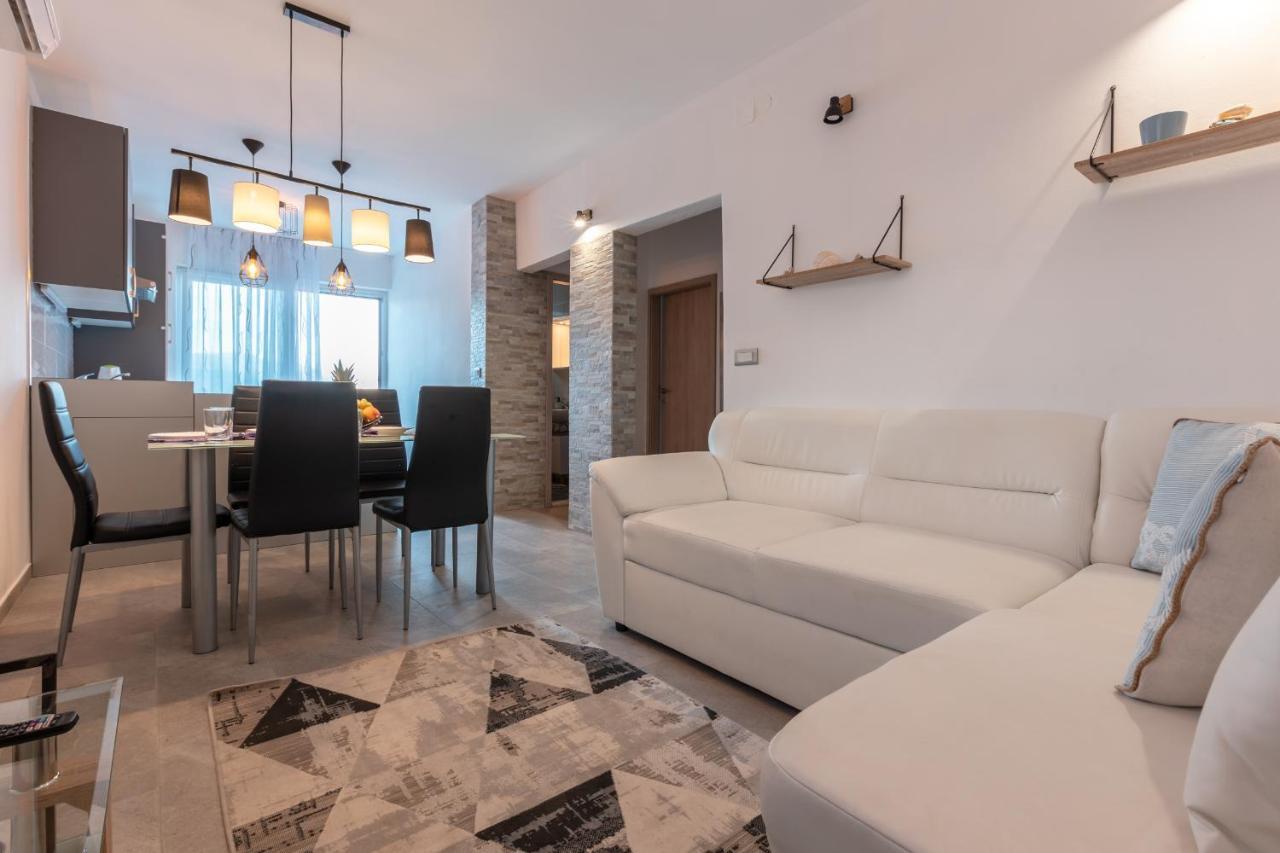 Holiday Home Insulam Mare Трогир Екстериор снимка