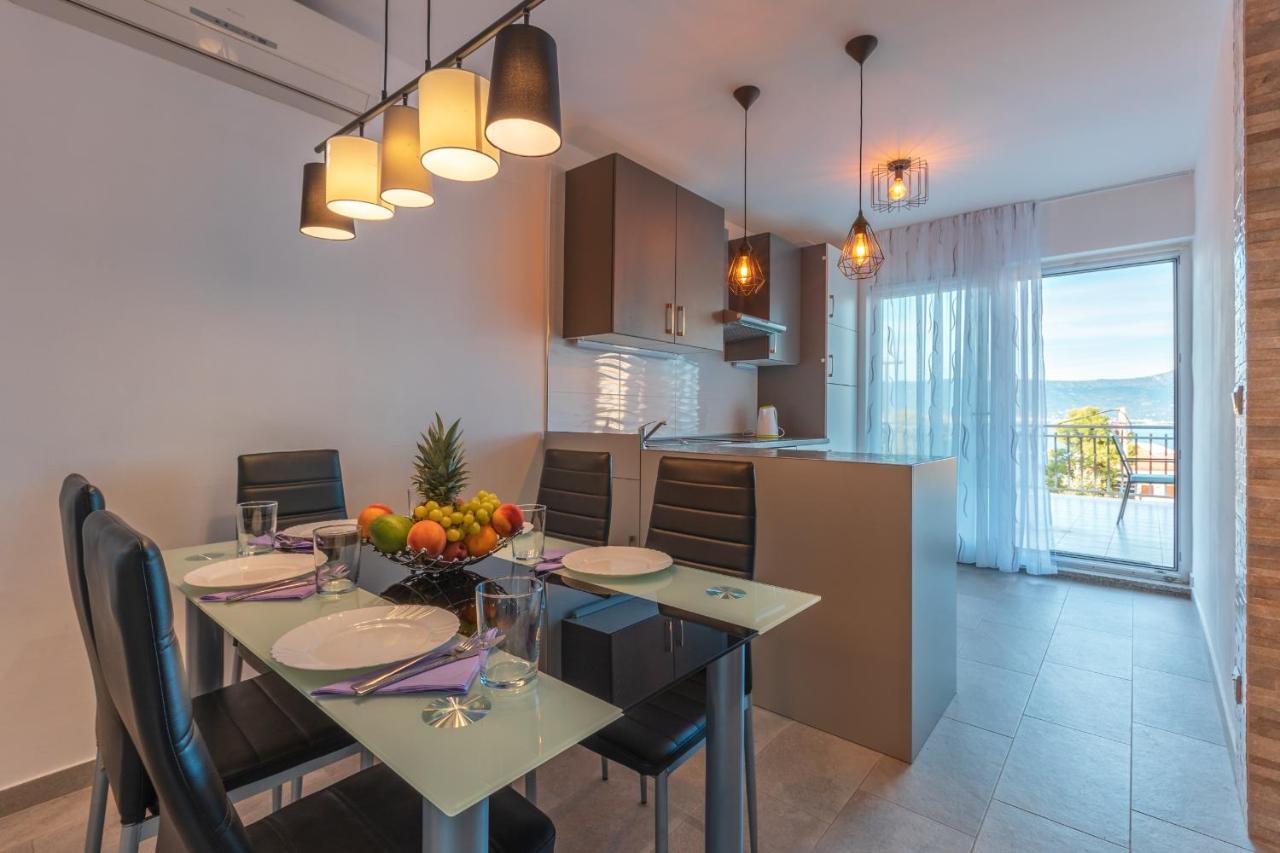 Holiday Home Insulam Mare Трогир Екстериор снимка