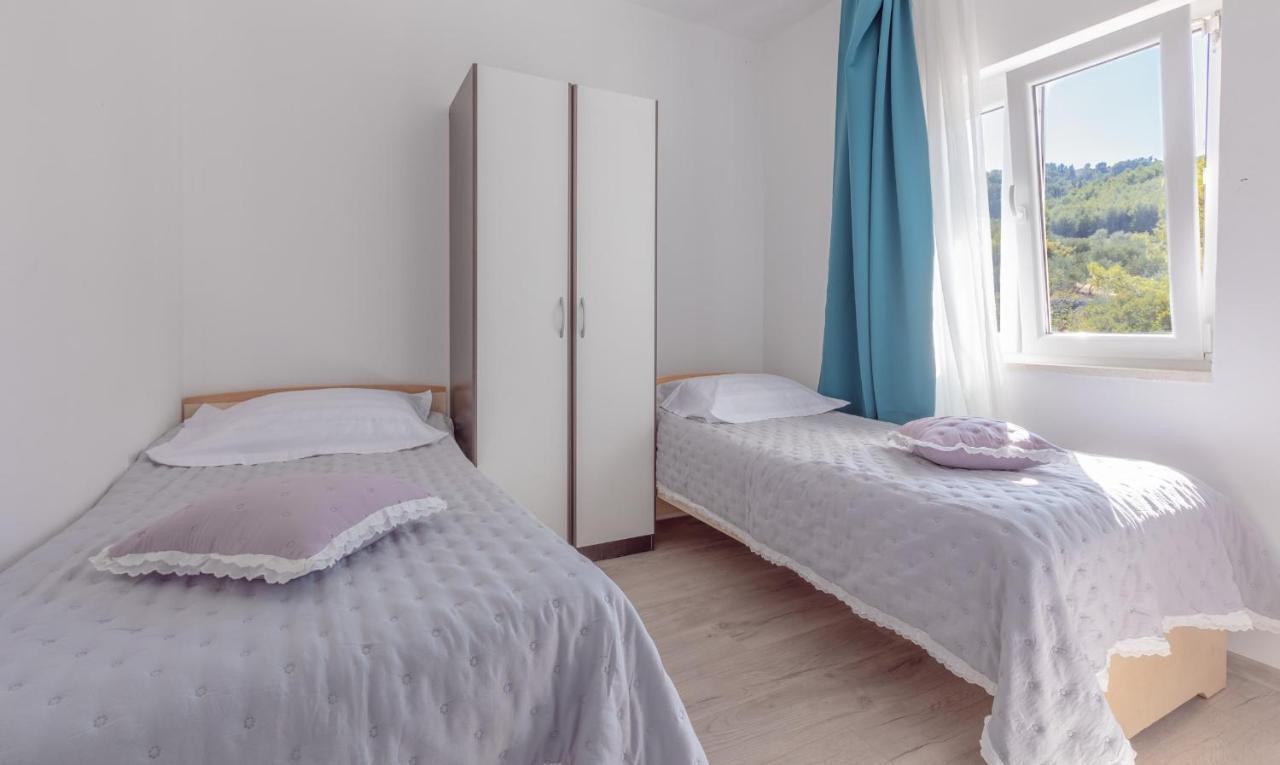 Holiday Home Insulam Mare Трогир Екстериор снимка